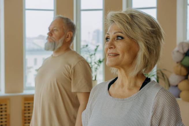 Learn how to prevent muscle loss after 50 with the right nutrition, exercise, and protein sources like collagen and whey. Discover the best strategies to stay strong, active, and independent.