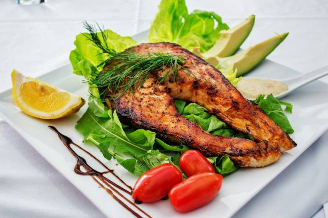 Discover the best kidney-friendly, easily digestible protein sources for seniors. Learn how Vidafuel Protein Drinks and other low-potassium options support health while managing kidney or digestive issues.